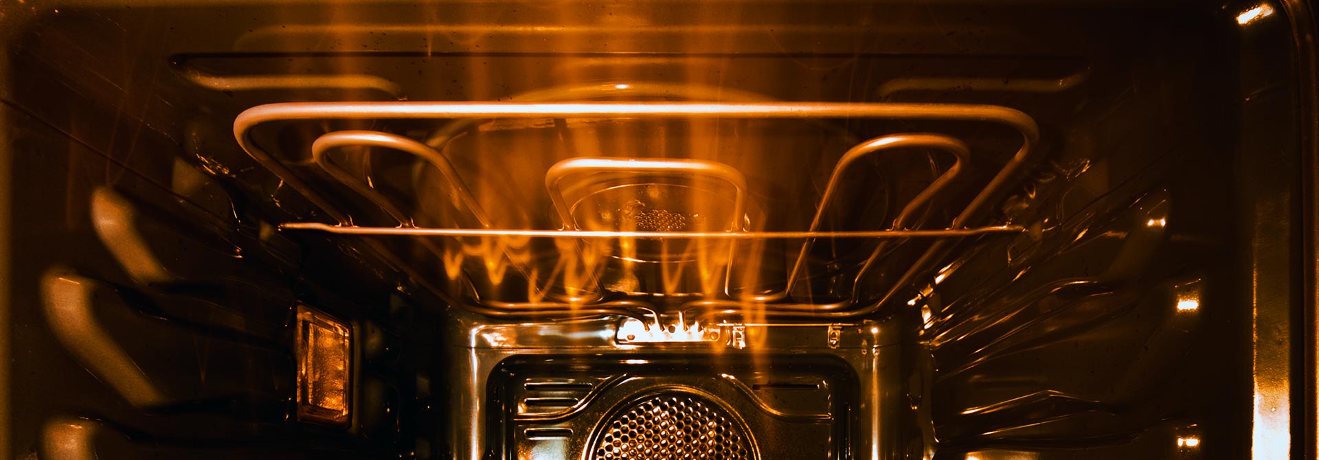 pyrolytic cleaning cycle in an oven
